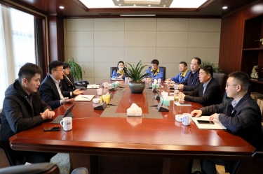 平湖市委常委、副市长戴振一行莅临景兴纸业调研指导