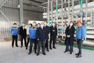 2022年12月15日，时任浙江省发展改革委党组成员、副主任吴红梅莅临景兴纸业调研企业用能、节能工作